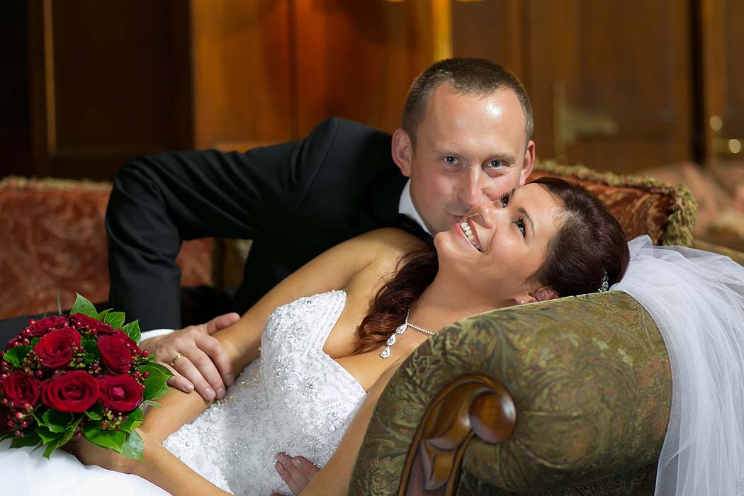 sesja pozowana ślubna, fotografia ślubna, sesje ślubne, fotograf ślub, sesja ślubna morze, fotograf wesele, fotoreportaż ślub, fotografia ślubna Koszalin, sesja ślubna w pałacu