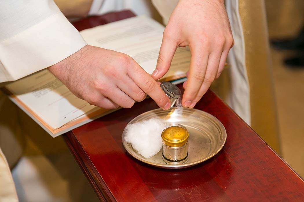 fotograf Koszalin,zdjęcia chrzest, chrzest w kościele,chrzciny