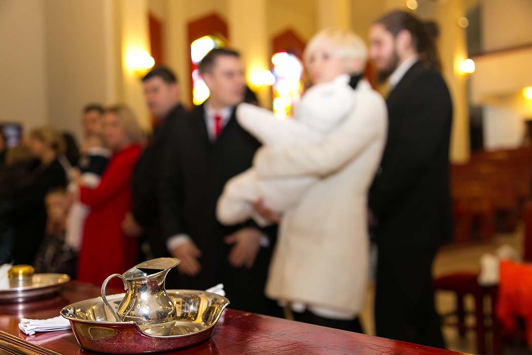 fotograf Koszalin,zdjęcia chrzest, chrzest w kościele,chrzciny