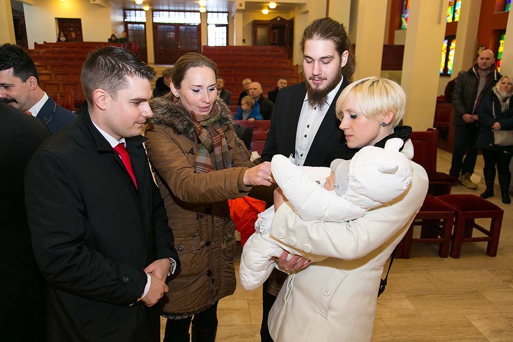 fotograf Koszalin,zdjęcia chrzest, chrzest w kościele,chrzciny