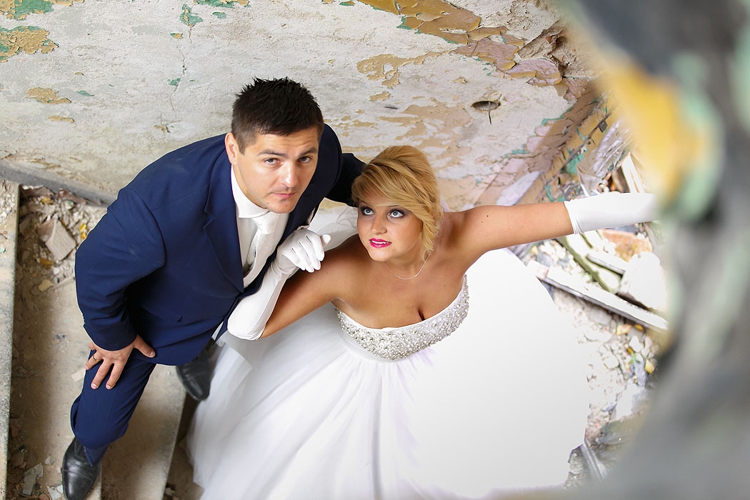 sesja pozowana ślubna, fotografia ślubna, sesje ślubne, fotograf ślub, sesja ślubna morze, fotograf wesele, fotoreportaż ślub, fotografia ślubna Koszalin, sesja ślubna w pałacu