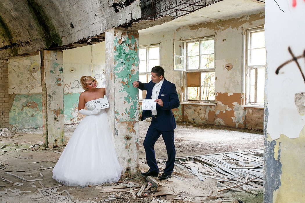 sesja pozowana ślubna, fotografia ślubna, sesje ślubne, fotograf ślub, sesja ślubna morze, fotograf wesele, fotoreportaż ślub, fotografia ślubna Koszalin, sesja ślubna w pałacu