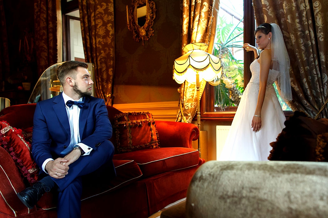 sesja pozowana ślubna, fotografia ślubna, sesje ślubne, fotograf ślub, sesja ślubna morze, fotograf wesele, fotoreportaż ślub, fotografia ślubna Koszalin, sesja ślubna w pałacu