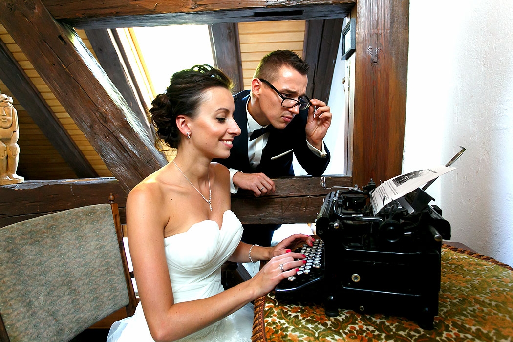 sesja pozowana ślubna, fotografia ślubna, sesje ślubne, fotograf ślub, sesja ślubna morze, fotograf wesele, fotoreportaż ślub, fotografia ślubna Koszalin, sesja ślubna w pałacu