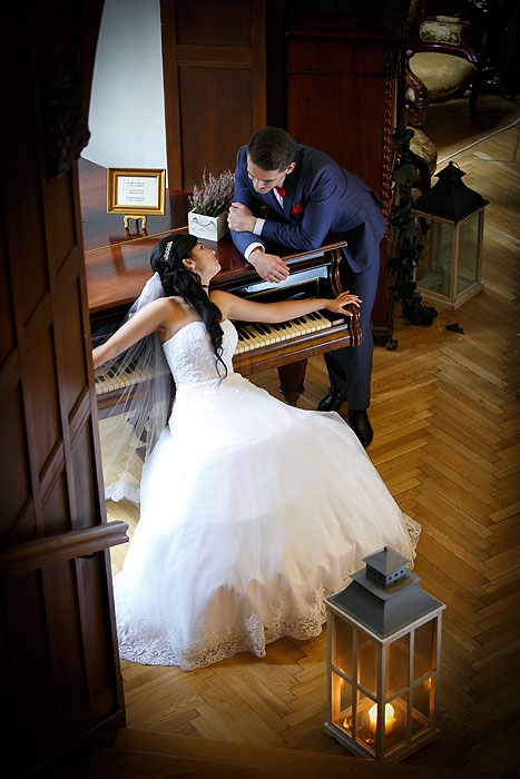 sesja pozowana ślubna, fotografia ślubna, sesje ślubne, fotograf ślub, sesja ślubna morze, fotograf wesele, fotoreportaż ślub, fotografia ślubna Koszalin, sesja ślubna w pałacu