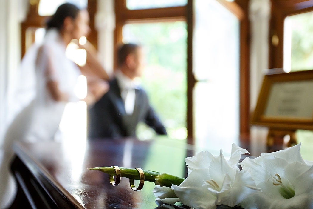 sesja pozowana ślubna, fotografia ślubna, sesje ślubne, fotograf ślub, sesja ślubna morze, fotograf wesele, fotoreportaż ślub, fotografia ślubna Koszalin, sesja ślubna w pałacu