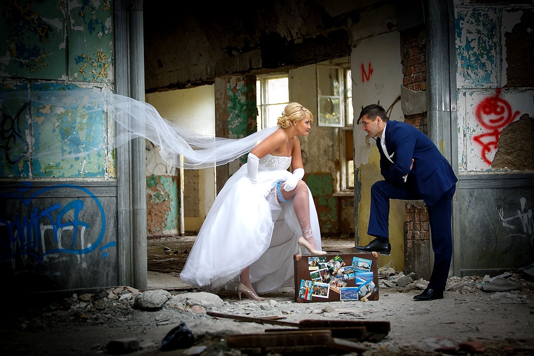 sesja pozowana ślubna, fotografia ślubna, sesje ślubne, fotograf ślub, sesja ślubna morze, fotograf wesele, fotoreportaż ślub, fotografia ślubna Koszalin, sesja ślubna w pałacu