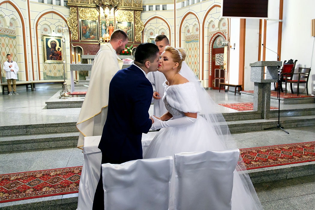 ślub, ceremonia zaślubin, fotograf Koszalin, FOTO i FILM HD, dobry fotograf, fotografia ślubna, fotograf Kołobrzeg, fotograf Szczecinek, fotograf na ślub, fotografowanie na ślubie, ceremonia w kościele