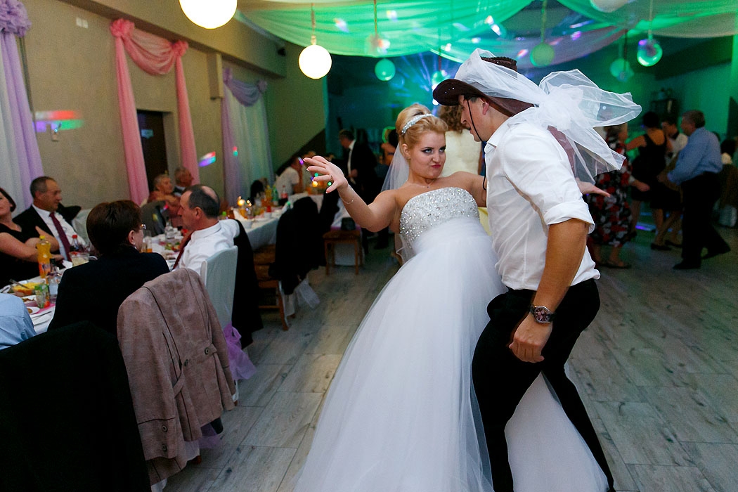 wesele, dobry fotograf na wesele, fotograf Koszalin, Kołobrzeg, Świdwin, Szczecinek, fotografia wesele, impreza weselna, sala weselna, przyjęcie weselne, profesjonalny fotograf wesele, dobre zdjęcia, zawodowiec, fotografia wesele Koszalin,