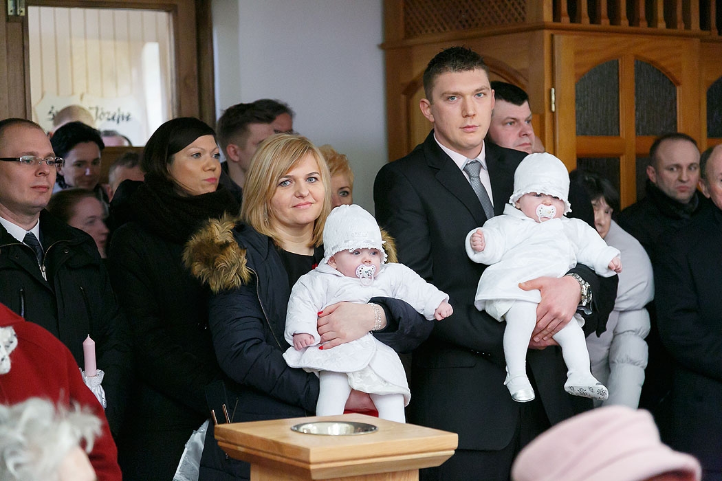 fotograf Koszalin,zdjęcia chrzest, chrzest w kościele,chrzciny