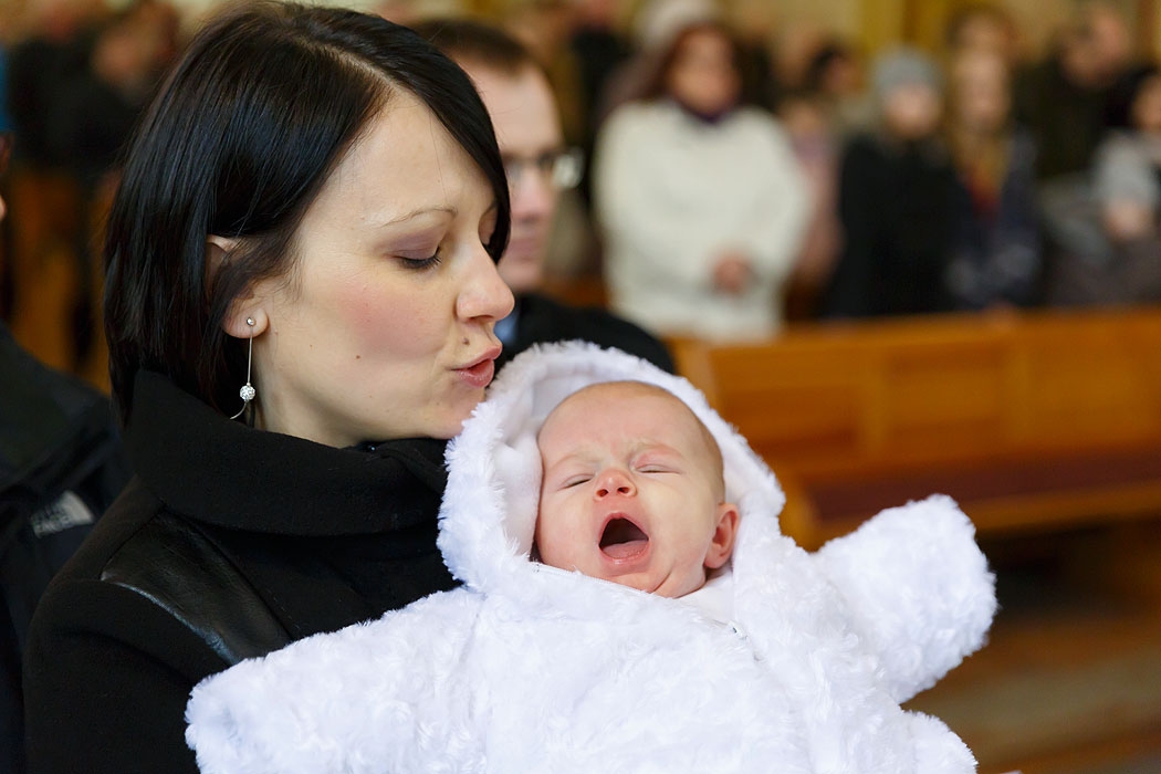 fotograf Koszalin,zdjęcia chrzest, chrzest w kościele,chrzciny