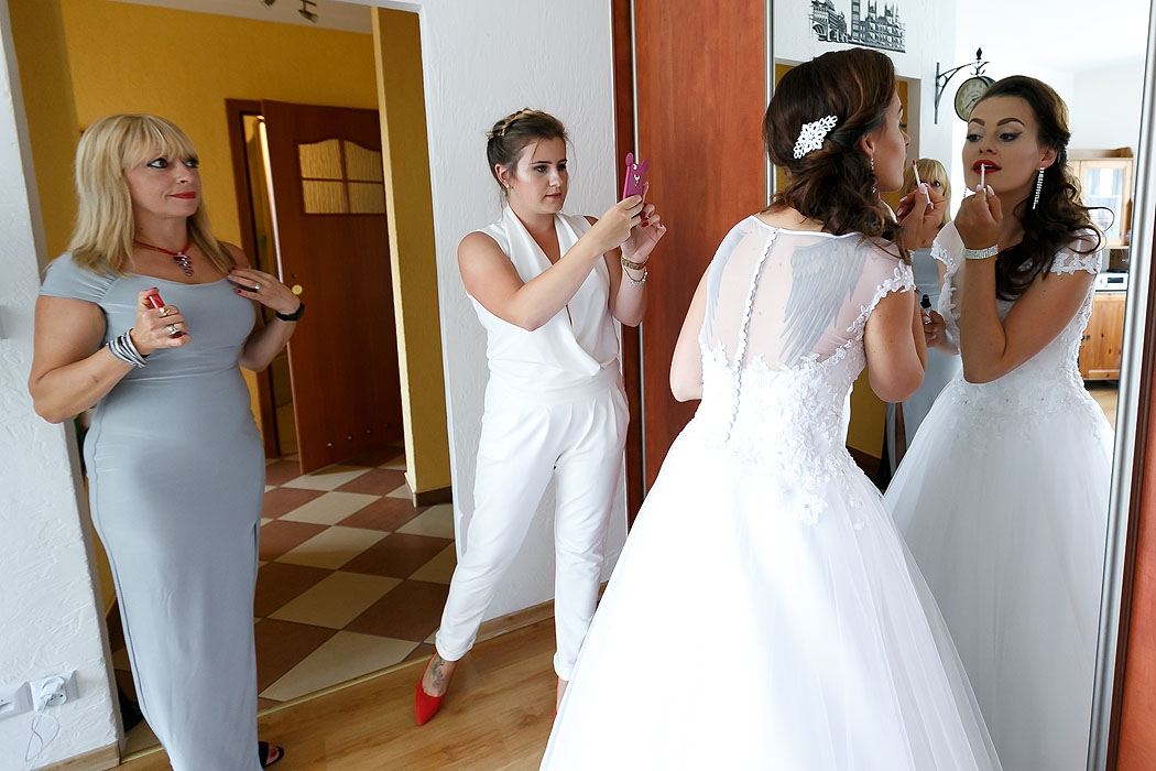 fotograf Kołobrzeg, fotografia ślubna, zdjęcia ślubne, zdjęcia z przygotowań, przygotowania do ślubu, makijaż ślubny