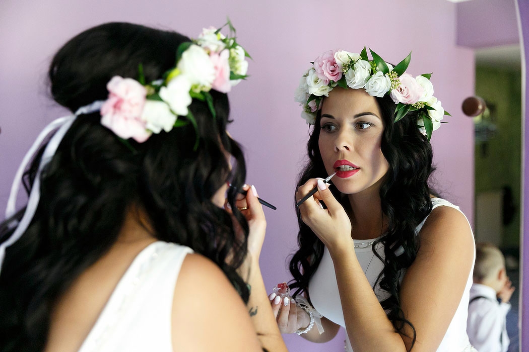 fotograf Kołobrzeg, fotografia ślubna, zdjęcia ślubne, zdjęcia z przygotowań, przygotowania do ślubu, makijaż ślubny