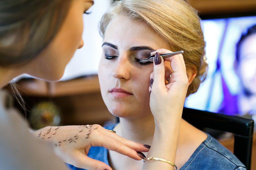 fotograf Kołobrzeg, fotografia ślubna, zdjęcia ślubne, zdjęcia z przygotowań, przygotowania do ślubu, makijaż ślubny