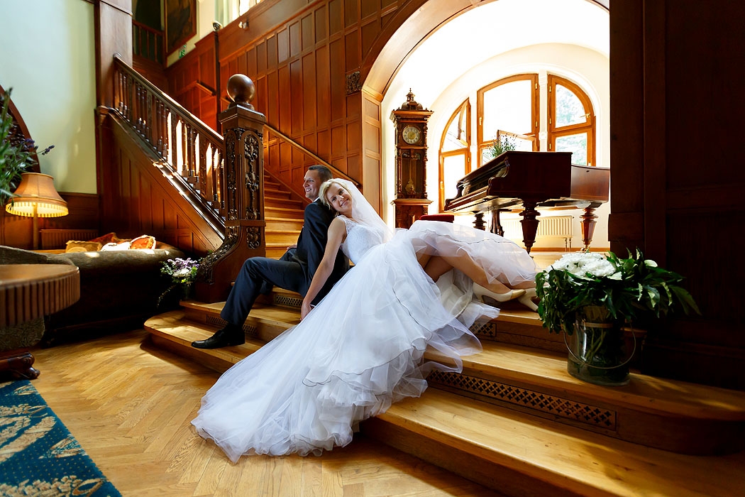sesja pozowana ślubna, fotografia ślubna, sesje ślubne, fotograf ślub, sesja ślubna morze, fotograf wesele, fotoreportaż ślub, fotografia ślubna Koszalin, sesja ślubna w pałacu