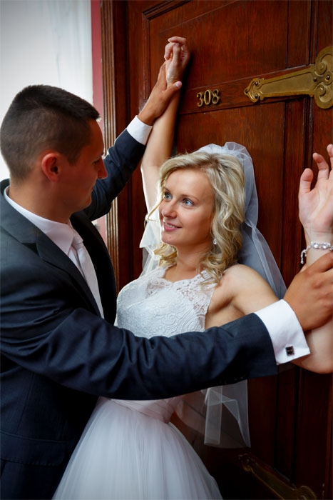 sesja pozowana ślubna, fotografia ślubna, sesje ślubne, fotograf ślub, sesja ślubna morze, fotograf wesele, fotoreportaż ślub, fotografia ślubna Koszalin, sesja ślubna w pałacu