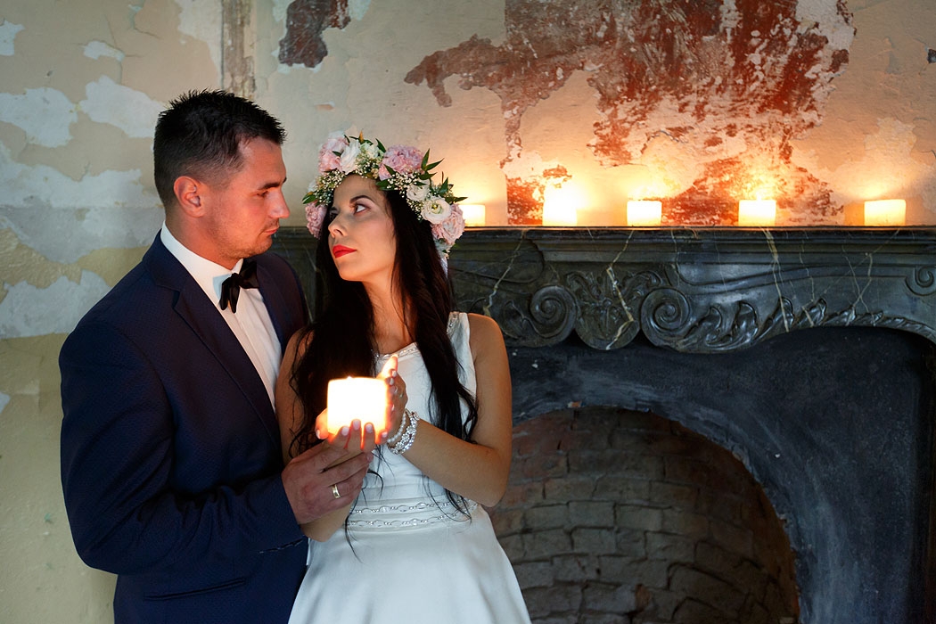 sesja pozowana ślubna, fotografia ślubna, sesje ślubne, fotograf ślub, sesja ślubna morze, fotograf wesele, fotoreportaż ślub, fotografia ślubna Koszalin, sesja ślubna w pałacu