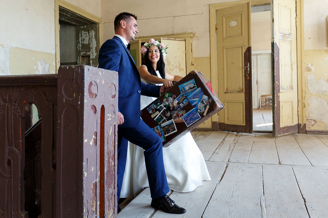 sesja pozowana ślubna, fotografia ślubna, sesje ślubne, fotograf ślub, sesja ślubna morze, fotograf wesele, fotoreportaż ślub, fotografia ślubna Koszalin, sesja ślubna w pałacu