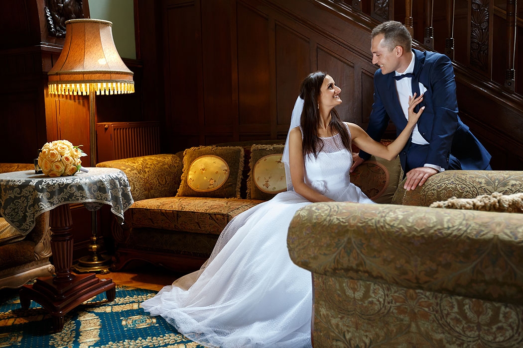 sesja pozowana ślubna, fotografia ślubna, sesje ślubne, fotograf ślub, sesja ślubna morze, fotograf wesele, fotoreportaż ślub, fotografia ślubna Koszalin, sesja ślubna w pałacu