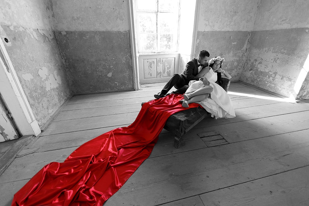 sesja pozowana ślubna, fotografia ślubna, sesje ślubne, fotograf ślub, sesja ślubna morze, fotograf wesele, fotoreportaż ślub, fotografia ślubna Koszalin, sesja ślubna w pałacu