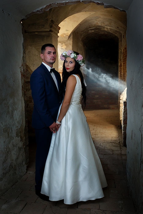 sesja pozowana ślubna, fotografia ślubna, sesje ślubne, fotograf ślub, sesja ślubna morze, fotograf wesele, fotoreportaż ślub, fotografia ślubna Koszalin, sesja ślubna w pałacu