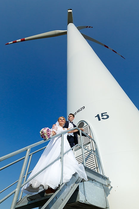 sesja ślubna nad morzem, fotografia ślubna, dobry fotograf, sesje ślubne, sesje w plenerze, fotograf Koszalin, fotograf ślubny Kołobrzeg, romantyczne sesje ślubne, zakochani, miłość, 