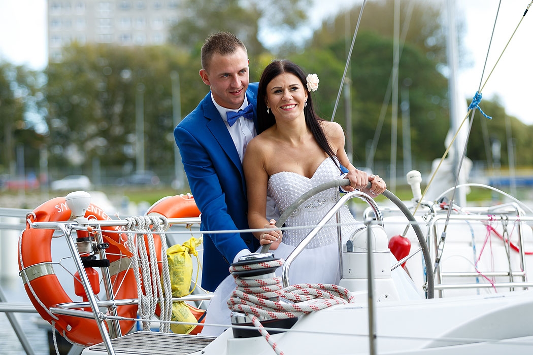 sesja ślubna nad morzem, fotografia ślubna, dobry fotograf, sesje ślubne, sesje w plenerze, fotograf Koszalin, fotograf ślubny Kołobrzeg, romantyczne sesje ślubne, zakochani, miłość, 