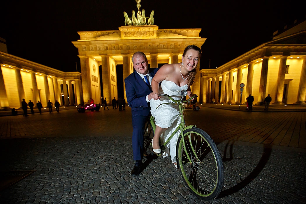 sesja ślubna nad morzem, fotografia ślubna, dobry fotograf, sesje ślubne, sesje w plenerze, fotograf Koszalin, fotograf ślubny Kołobrzeg, romantyczne sesje ślubne, zakochani, miłość, 