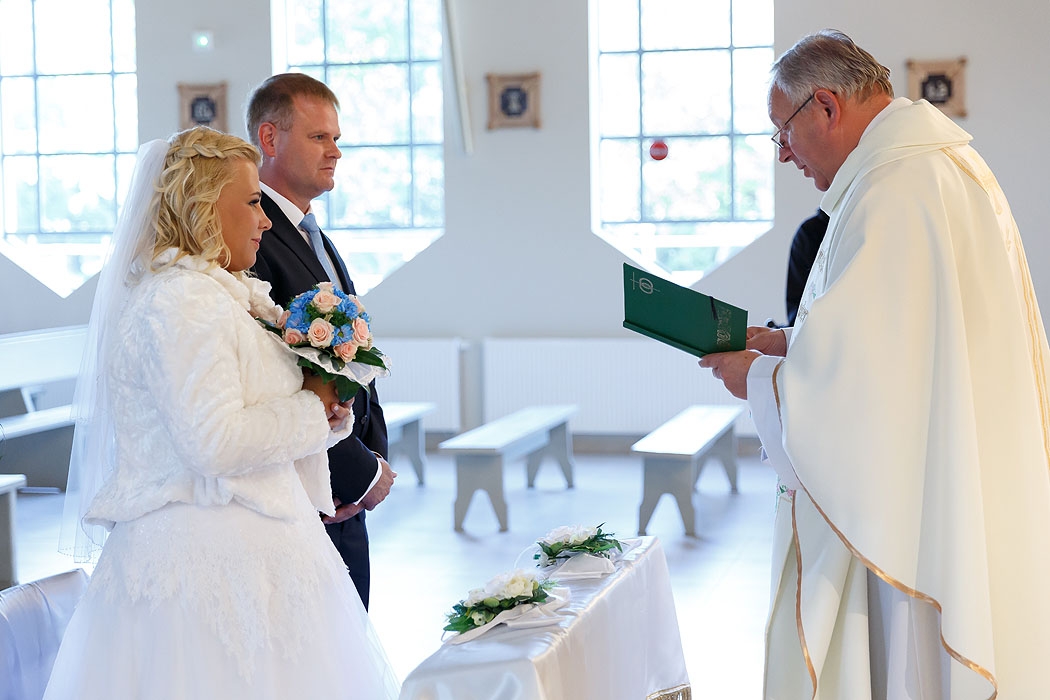 ślub, ceremonia zaślubin, fotograf Koszalin, FOTO i FILM HD, dobry fotograf, fotografia ślubna, fotograf Kołobrzeg, fotograf Szczecinek, fotograf na ślub, fotografowanie na ślubie, ceremonia w kościele