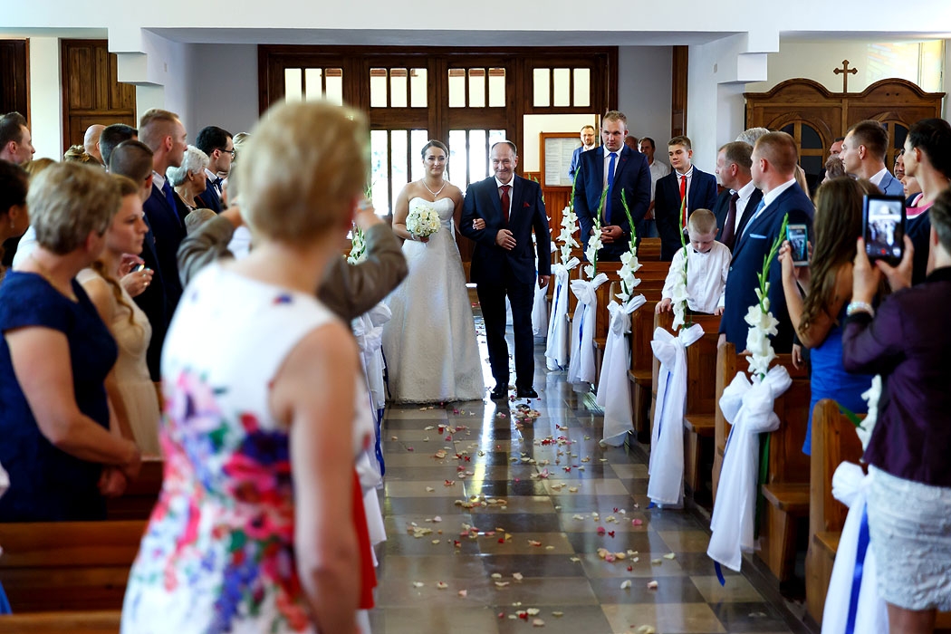 ślub, ceremonia zaślubin, fotograf Koszalin, FOTO i FILM HD, dobry fotograf, fotografia ślubna, fotograf Kołobrzeg, fotograf Szczecinek, fotograf na ślub, fotografowanie na ślubie, ceremonia w kościele