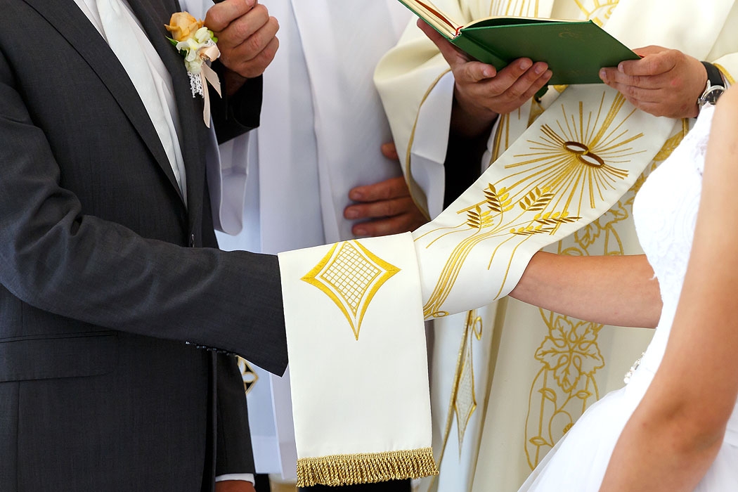 ślub, ceremonia zaślubin, ślub w USC,  fotograf Koszalin, FOTO i FILM HD, dobry fotograf, fotografia ślubna, fotograf Świdwin, fotograf Kołobrzeg, fotograf Szczecinek, fotograf na ślub, fotografowanie na ślubie, ceremonia w kościele