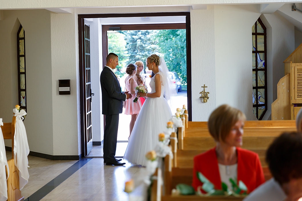 ślub, ceremonia zaślubin, ślub w USC,  fotograf Koszalin, FOTO i FILM HD, dobry fotograf, fotografia ślubna, fotograf Świdwin, fotograf Kołobrzeg, fotograf Szczecinek, fotograf na ślub, fotografowanie na ślubie, ceremonia w kościele