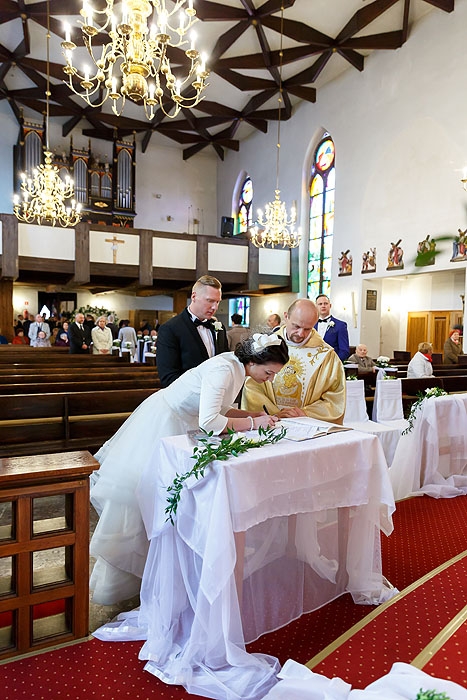 ślub, ceremonia zaślubin, ślub w USC,  fotograf Koszalin, FOTO i FILM HD, dobry fotograf, fotografia ślubna, fotograf Świdwin, fotograf Kołobrzeg, fotograf Szczecinek, fotograf na ślub, fotografowanie na ślubie, ceremonia w kościele