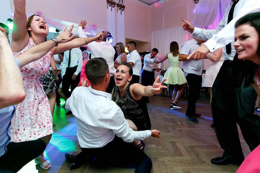 wesele, dobry fotograf na wesele, fotograf Koszalin, Kołobrzeg, Świdwin, Szczecinek, fotografia wesele, impreza weselna, sala weselna, przyjęcie weselne, profesjonalny fotograf wesele, dobre zdjęcia, zawodowiec, fotografia wesele Koszalin,