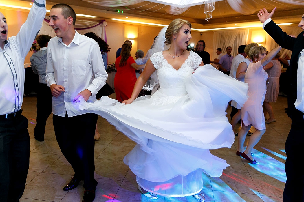 wesele, dobry fotograf na wesele, fotograf Koszalin, Kołobrzeg, Świdwin, Szczecinek, fotografia wesele, impreza weselna, sala weselna, przyjęcie weselne, profesjonalny fotograf wesele, dobre zdjęcia, zawodowiec, fotografia wesele Koszalin,