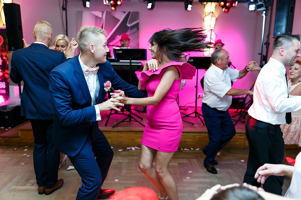 wesele, dobry fotograf na wesele, fotograf Koszalin, Kołobrzeg, Świdwin, Szczecinek, fotografia wesele, impreza weselna, sala weselna, przyjęcie weselne, profesjonalny fotograf wesele, dobre zdjęcia, zawodowiec, fotografia wesele Koszalin,