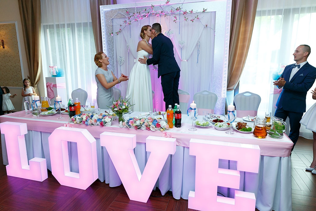 wesele, dobry fotograf na wesele, fotograf Koszalin, Kołobrzeg, Świdwin, Szczecinek, fotografia wesele, impreza weselna, sala weselna, przyjęcie weselne, profesjonalny fotograf wesele, dobre zdjęcia, zawodowiec, fotografia wesele Koszalin,