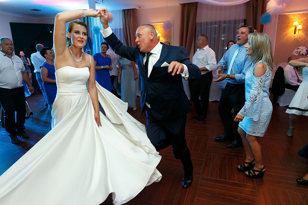 wesele, dobry fotograf na wesele, fotograf Koszalin, Kołobrzeg, Świdwin, Szczecinek, fotografia wesele, impreza weselna, sala weselna, przyjęcie weselne, profesjonalny fotograf wesele, dobre zdjęcia, zawodowiec, fotografia wesele Koszalin,