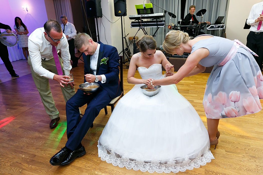 wesele, dobry fotograf na wesele, fotograf Koszalin, Kołobrzeg, Świdwin, Szczecinek, fotografia wesele, impreza weselna, sala weselna, przyjęcie weselne, profesjonalny fotograf wesele, dobre zdjęcia, zawodowiec, fotografia wesele Koszalin,