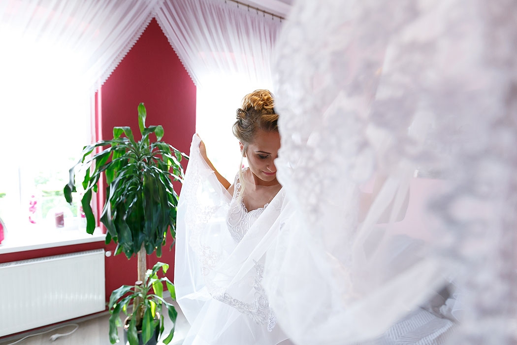 fotograf Kołobrzeg, fotografia ślubna, zdjęcia ślubne, zdjęcia z przygotowań, przygotowania do ślubu, makijaż ślubny
